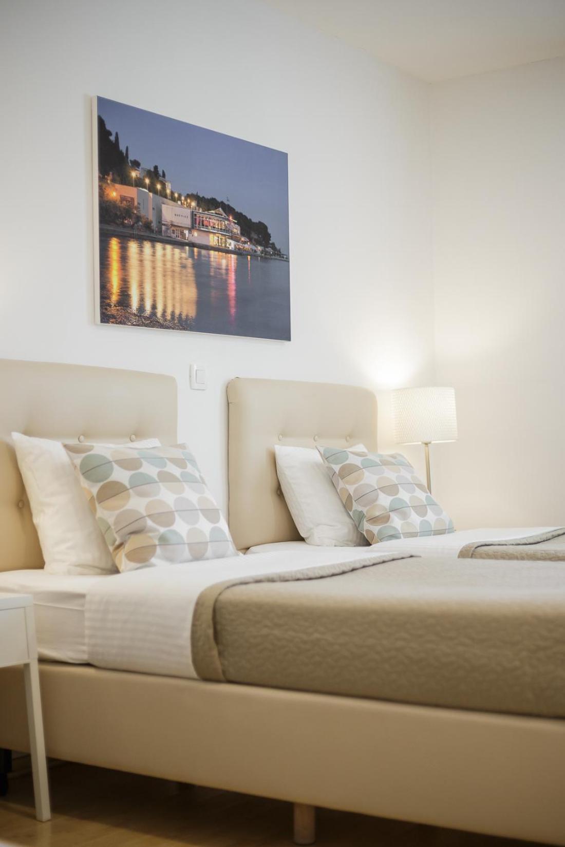 Holiday Home Aspalathos - With Free Parking, Near The Beach, A Few Minutes' Walking Distance To The Unesco Palace Split Luaran gambar