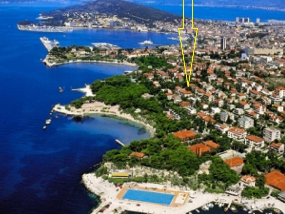 Holiday Home Aspalathos - With Free Parking, Near The Beach, A Few Minutes' Walking Distance To The Unesco Palace Split Luaran gambar