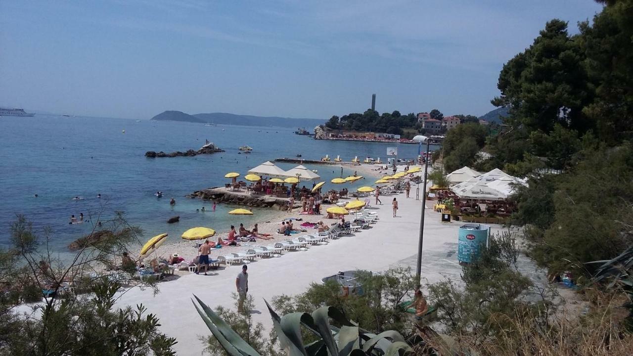 Holiday Home Aspalathos - With Free Parking, Near The Beach, A Few Minutes' Walking Distance To The Unesco Palace Split Luaran gambar