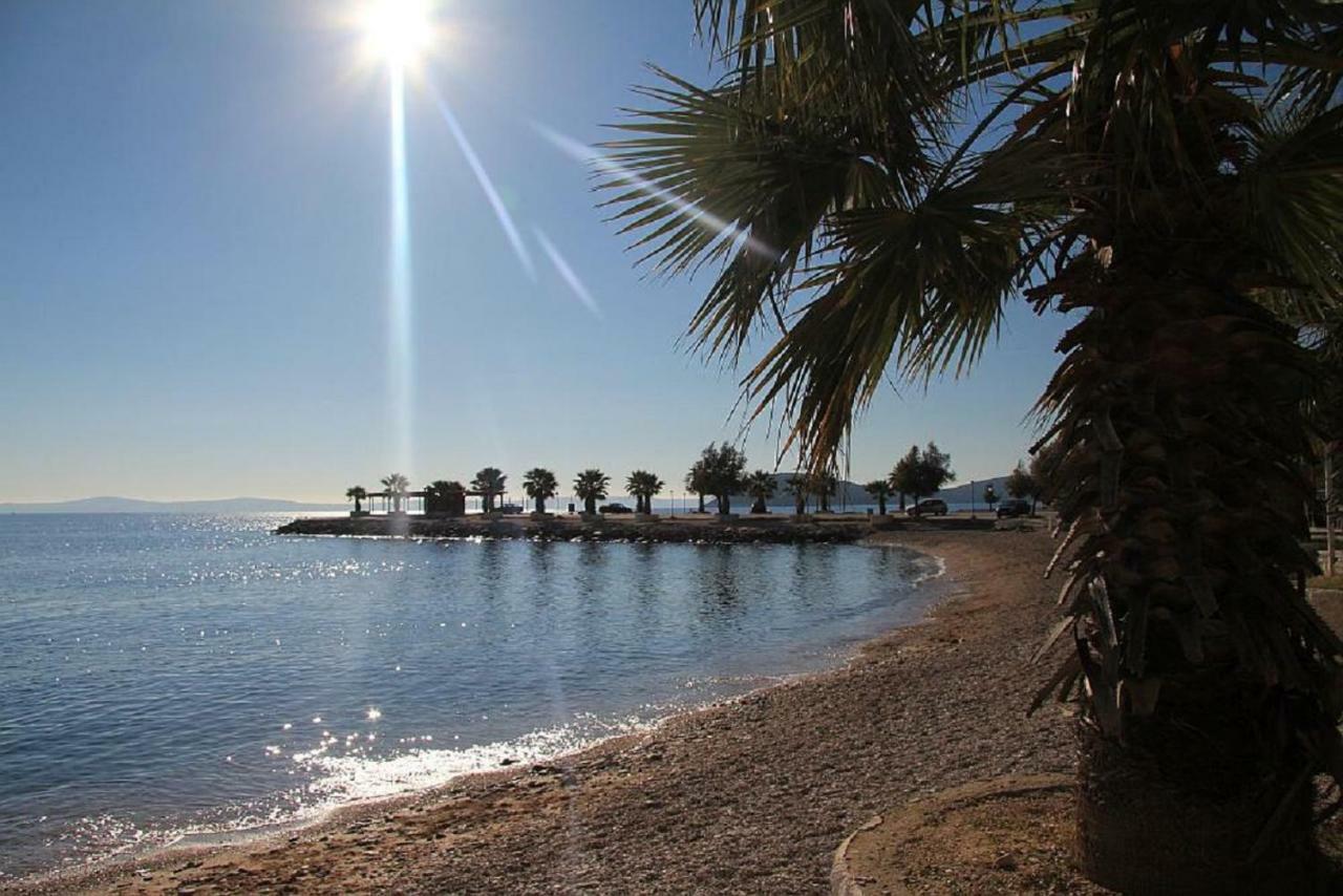 Holiday Home Aspalathos - With Free Parking, Near The Beach, A Few Minutes' Walking Distance To The Unesco Palace Split Luaran gambar